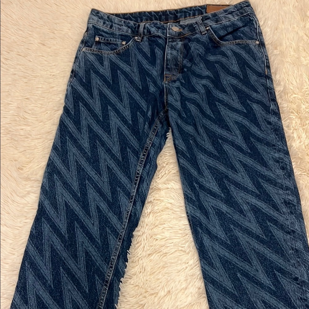 Stylish Blue Zigzag Patterned Women's Jeans